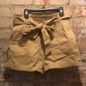 High-waisted, Bow-tie shorts